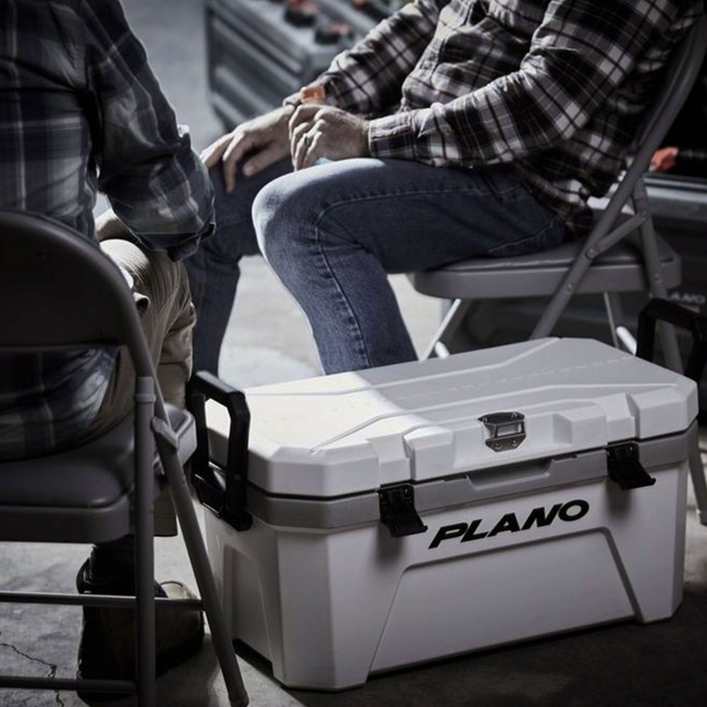 Plano Frost Kühlbox 32QT - 72,9 x 39,3 x 36,3cm - 32l